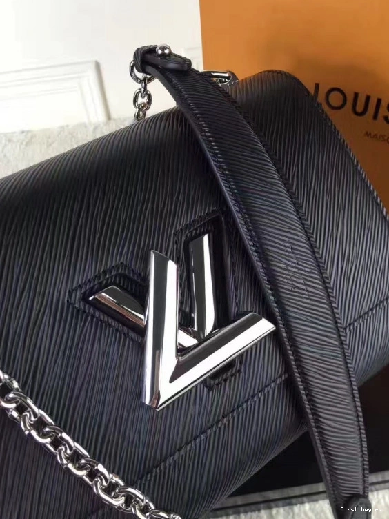 First bag ru TWIST Louis Vuitton 0709